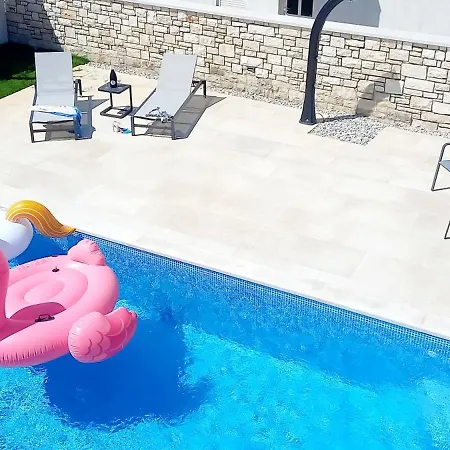 Salvore & Faro, New Luxury Houses, Heated Pool, Near Beaches, - Istria Villa *