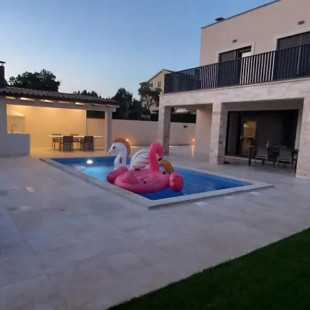 Salvore & Faro, New Luxury Houses, Heated Pool, Near Beaches, - Istria Villa