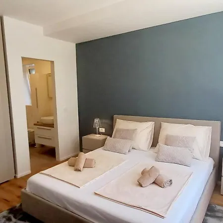 Salvore & Faro, New Luxury Houses, Heated Pool, Near Beaches, - Istria Villa *