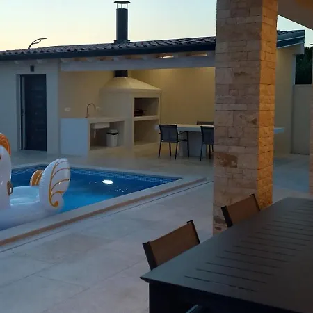 Salvore & Faro, New Luxury Houses, Heated Pool, Near Beaches, - Istria